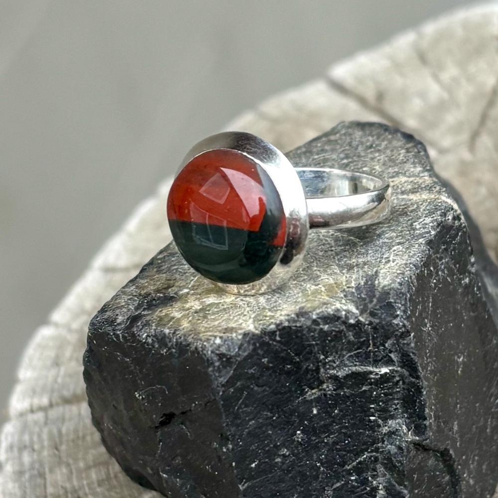 Bloodstone Ring - Picture 4 of 15